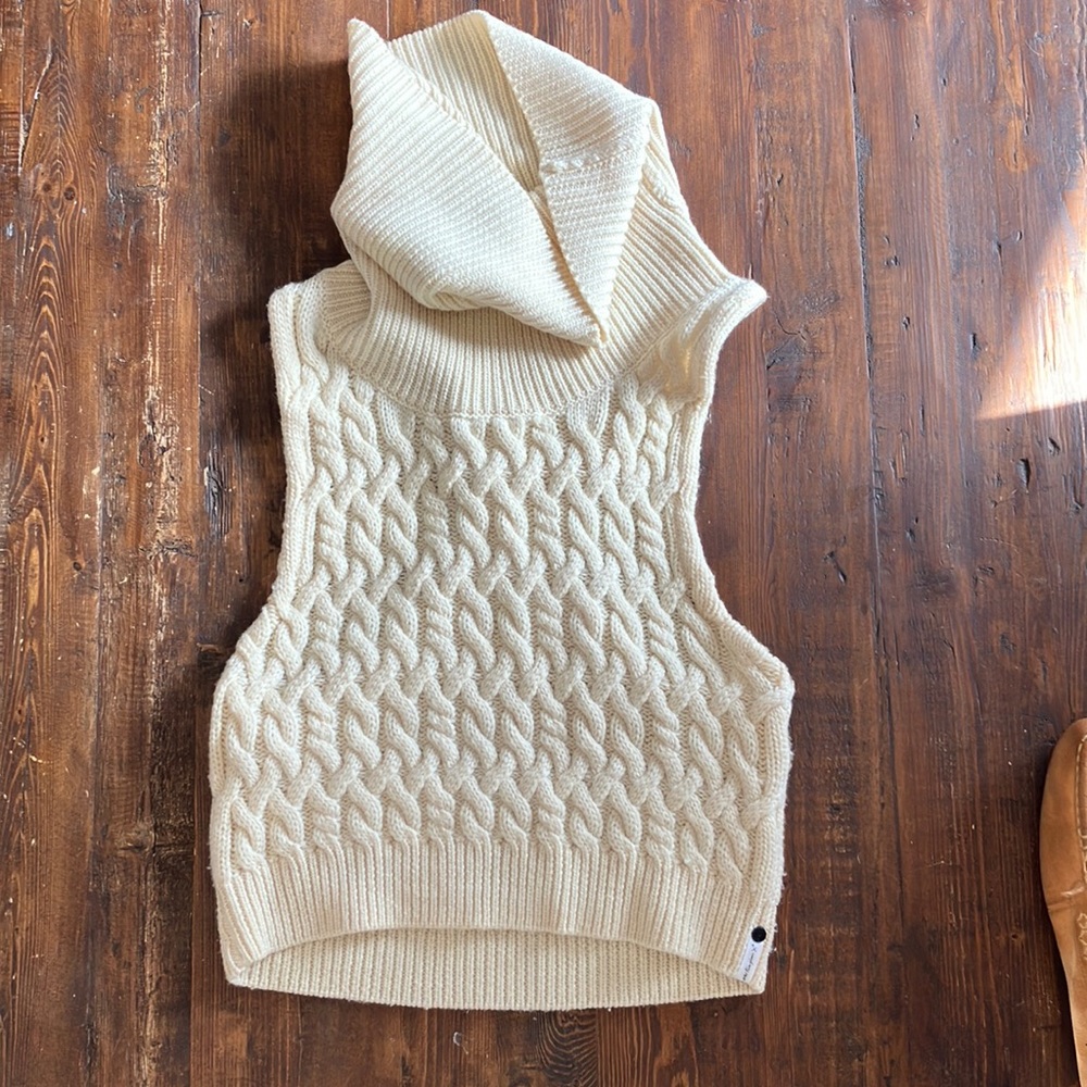One teaspoon open sides top